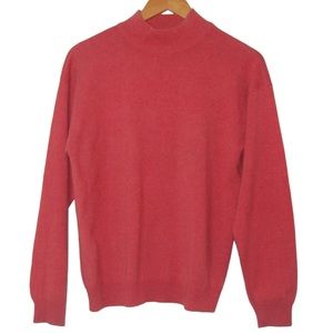 🍑 - 💯% Cashmere peach colored sweater.